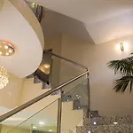 Отель De Faroles 2*